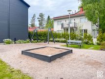 Taloyhtiön leikkipiha