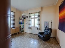 Alakerran makuuhuone