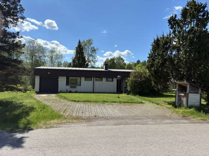 Omakotitalo, 4-5 h, k, rt, vh, khh, psh/s, 2xwc + at/var, 114/158 m², Vieremä, Lohja