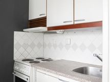 Keittokomeron kaapistoja