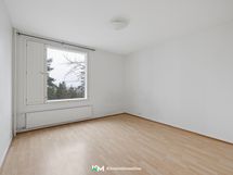 Suurempi makuuhuone (n. 14 m2)