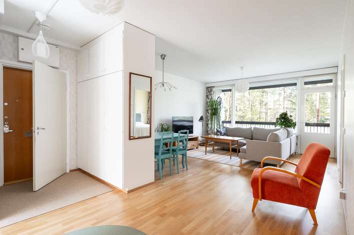 Kerrostalo, 3 h, k, kh, wc. 2 parveketta., 75 m², Kontula, Helsinki