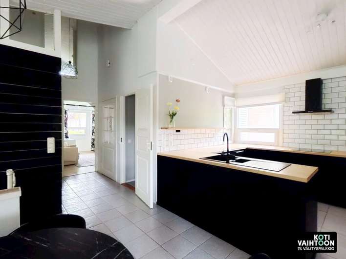 Omakotitalo, 5-7h, k, rt, khh, ph, s, 2wc, ak var., 124/183 m², Sopukka - Näkymä 4