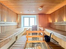 Taloyhtiön sauna.