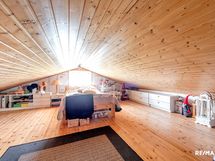 Yläkerran matala makuutila