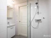 Taloyhtiön märkätilat on uusittu vuosina 2023-24 toteutetun linjasaneerauksen yhteydessä.