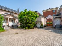 Kesä_Portti sisäpihalle/sisäpihan sisäänkäynti