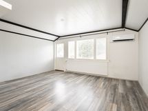 Yläkerran toinen makuuhuone