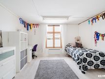 Yläkerran toinen makuuhuone