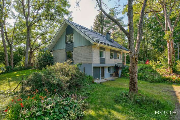 Omakotitalo, 5mh+oh+rt+k+et+3wc+3vh+ph+s+pkh+3var+ljh+th+et+at+lasit.ter+parveke, 173/237 m², Vappula, Lohja