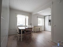 Olohuoneesta keittiöön