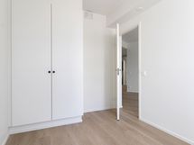 Valokuva vastaavankokoisesta asunnosta A1. Materiaalit voivat vaihdella.