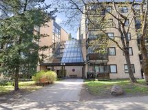 talon julkisivu, sisääntulo