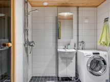 Kylpyhuone ja sauna on remontoitu 2018