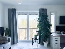 Huoneesta aukeaa ranskalainen parveke