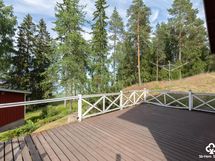 Talousrakennuksen (vierashuoneen) terassi