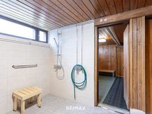 Taloyhtiön remontoitu saunaosasto