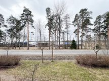 Parvekkeelta on näkymä suoraan merelle lounaaseen.