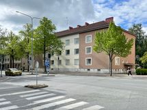 Etujulkisivu Paroltantieltä