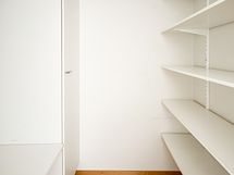 Tästä kodista löytyy vaatehuone!