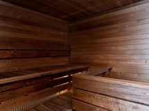 Taloyhtiön tunnelmallinen sauna