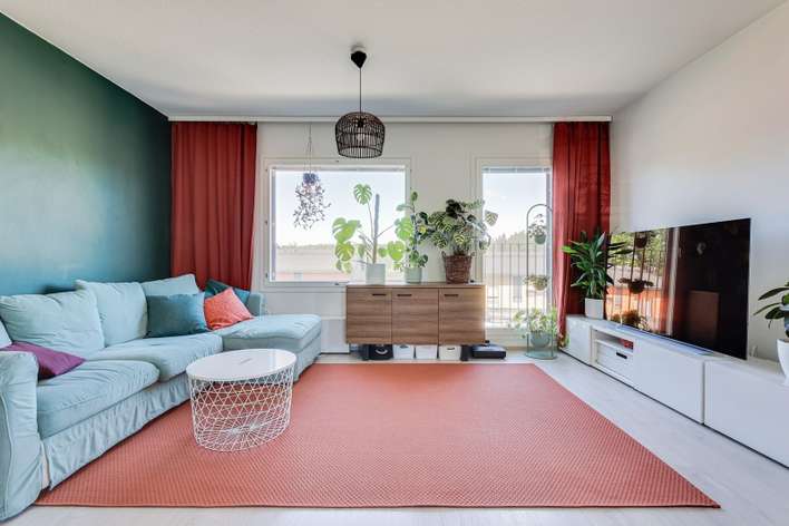 Rivitalo, 3h+k+2 x wc+kph+s+vh+varastot ja autopaikat, 72 m², Nupuri – pohled 3
