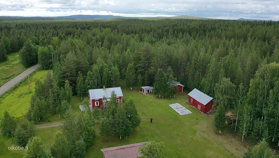 Jeesiön ratsutien pihapiiri
