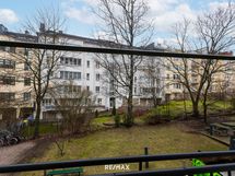 Näkymä parvekkeelta sisäpihalle