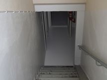 portaat kellariin