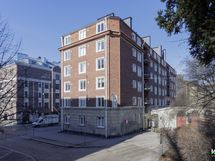 Käynti A-rappuun Franzeninkatu 21 puolelta