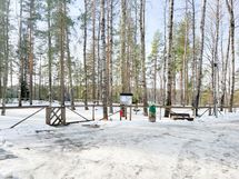 Koirapuisto tassullisille asukkaille on n. 500m päässä.