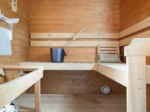 Tilava ikkunallinen sauna