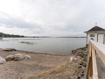 Yhtiön oma hiekkaranta