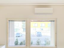 Kodissa on viilentävä ilmalämpöpumppu.