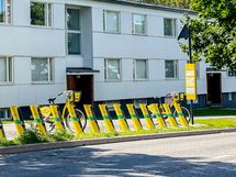 Alueella on kaupunkipyöriä, joilla polkaisee kätevästi vaikka juna-asemalle.