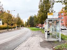 Lähellä ovat niin bussipysäkki...