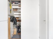 Portaiden alla säilytystilaa