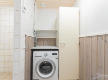 pesuhuoneen yhteydessä oleva kh-nurkkaus