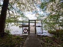 Taloyhtiön laituri