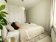 Päämakuuhuone. Kuva asunnosta A10, jossa vastaava pohjaratkaisu, materiaalit voivat poiketa.