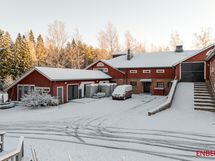 Entinen hevostalli, joka kunnostettu ravintolaksi