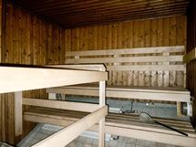 Yhtiössä on asukkaiden iloksi sauna.
