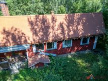 Vanhempi varastorakennus