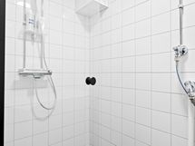 Talonmiehen asunnon kylpyhuone