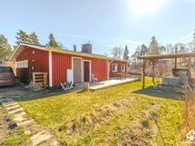 Takapiha / Bakgård