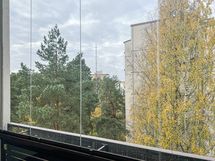 Näkymä parvekkeelta lounaaseen.