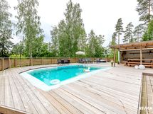 Iso terassi, uima-allas ja kesäkeittiö