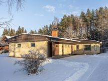 Jykevästi korkealle rakennettu