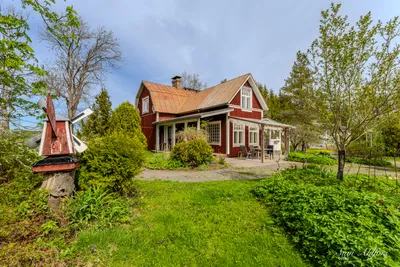 Omakotitalo, 5h,k,wc,kph/wc,kph/khh,s,aula,veranta+pihasauna/autot.+autotalli/verstas+tall.rak, 100/120 m², Vähä-teutari