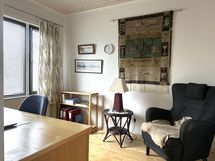 Alakerran huone